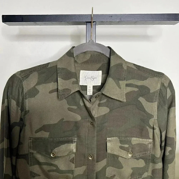 Jessica Simpson Camo Button Down - XS - Double Pocket - Soft - Green Long Sleeve - Picture 6 of 6
